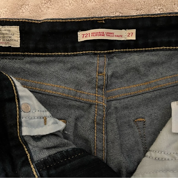 Levi’s 721 Highrise Skinny Dark Blue Jeans - Picture 3 of 3